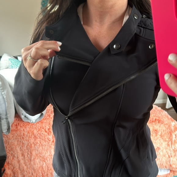Lululemon black bust a move jacket - Picture 7 of 8